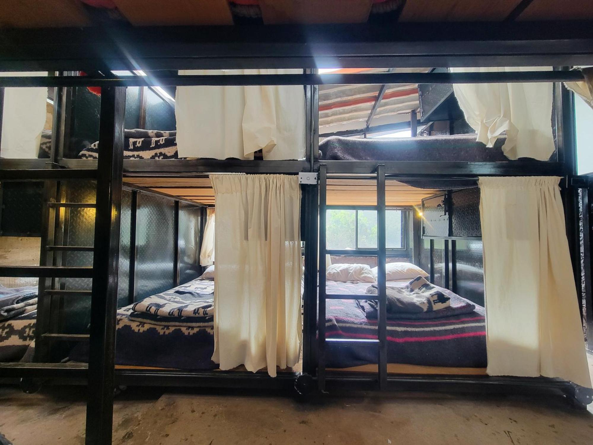 Wolf Totem Steam Punk Guesthouse Pisac Chambre photo
